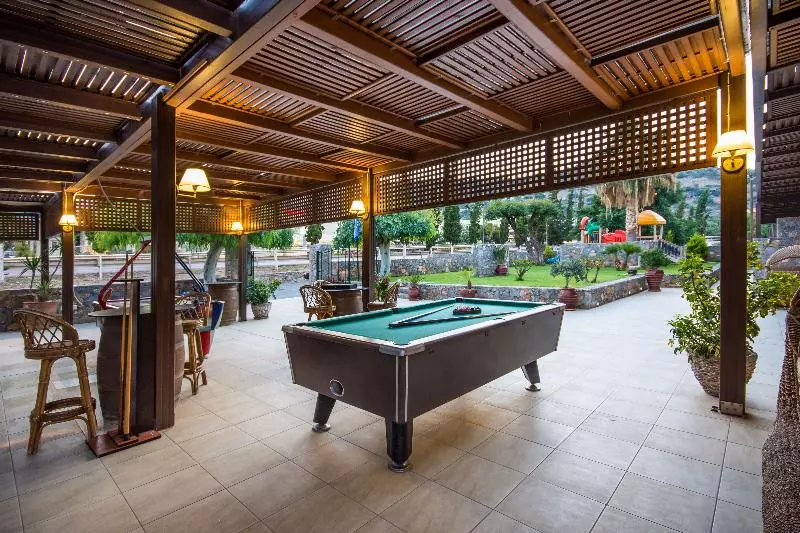 Dias Luxury Studios & Apartments