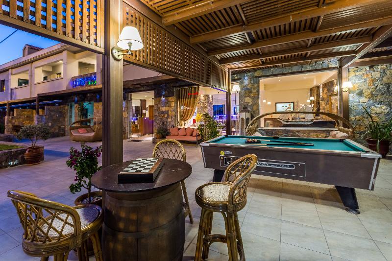 Dias Luxury Studios & Apartments