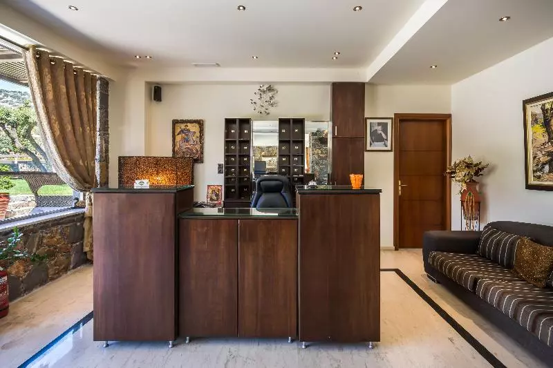 Dias Luxury Studios & Apartments