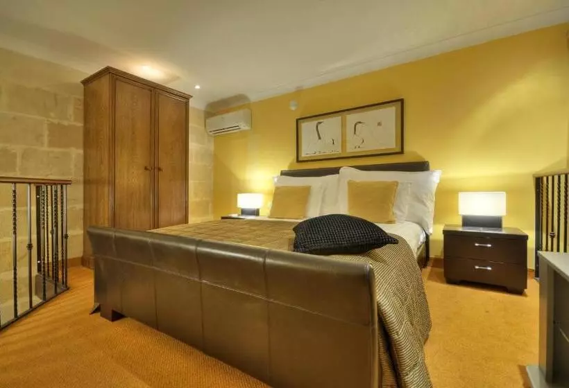 هتل Ax Palazzo Capua