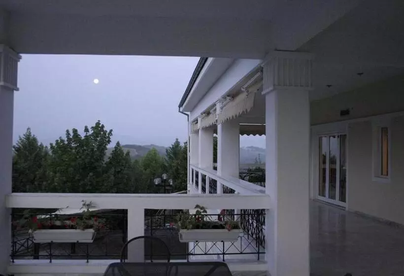 ホテル αchillion Grevena