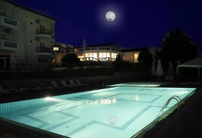 ホテル αchillion Grevena