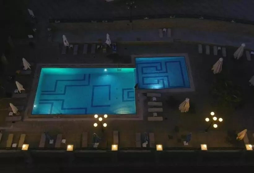 ホテル αchillion Grevena