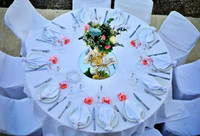 ホテル αchillion Grevena