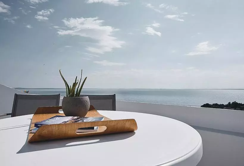 Отель Glavas Inn