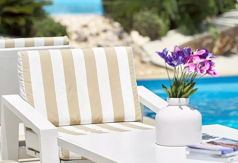 Отель Glavas Inn