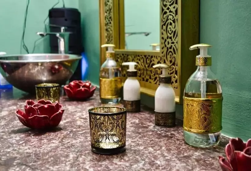 هتل Renaissance Boutique & Spa