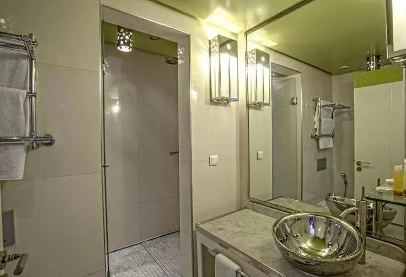 هتل Renaissance Boutique & Spa