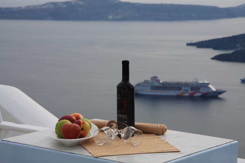 Hotel Manos Small World