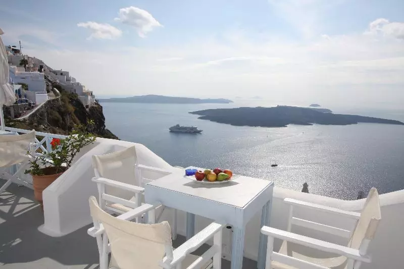 酒店 Manos Small World