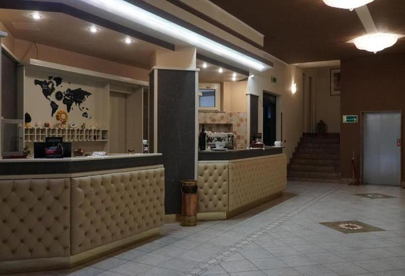 فندق Palace Savuto