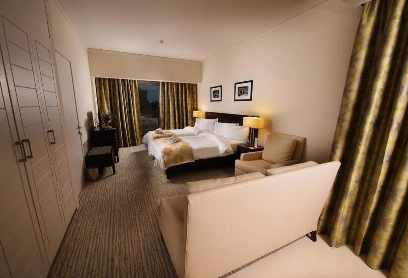 בית מלון כפרי The Parisian