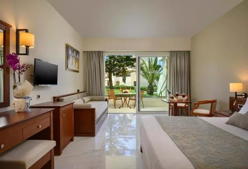 Hotel Vantaris Palace