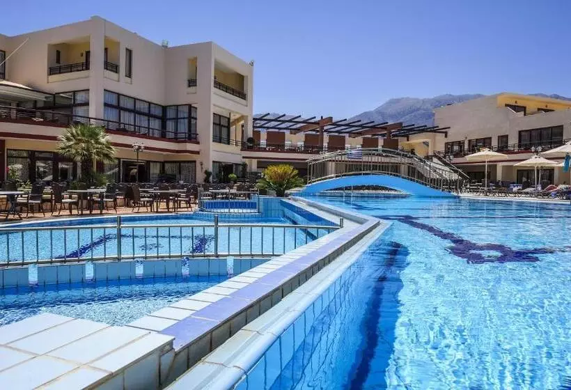 Hotel Vantaris Palace