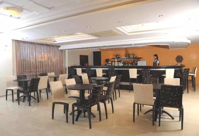 Hotel Vantaris Palace