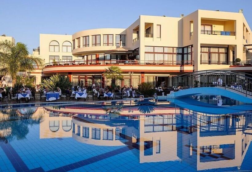 בית מלון כפרי Vantaris Palace