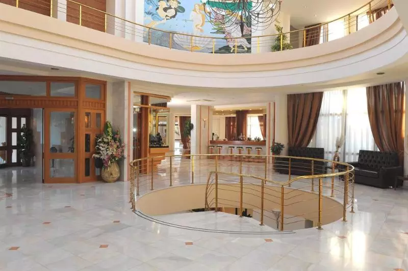 Hotel Vantaris Palace