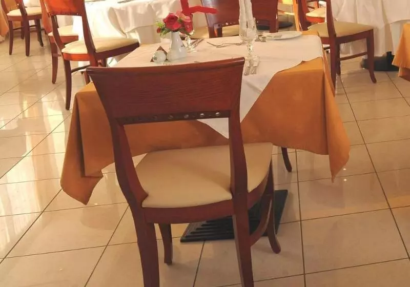 Hotel Vantaris Palace