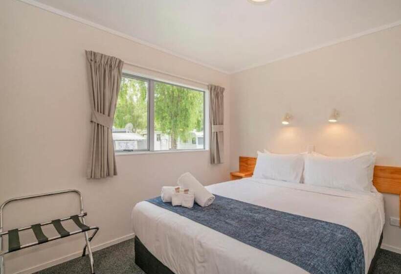 호텔 Coromandel Shelly Beach Top 10 Holiday Park