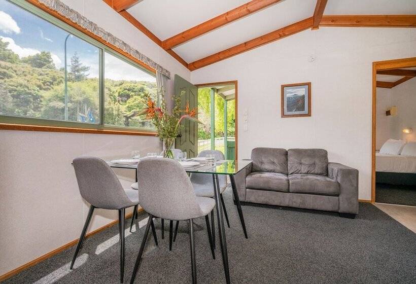 호텔 Coromandel Shelly Beach Top 10 Holiday Park