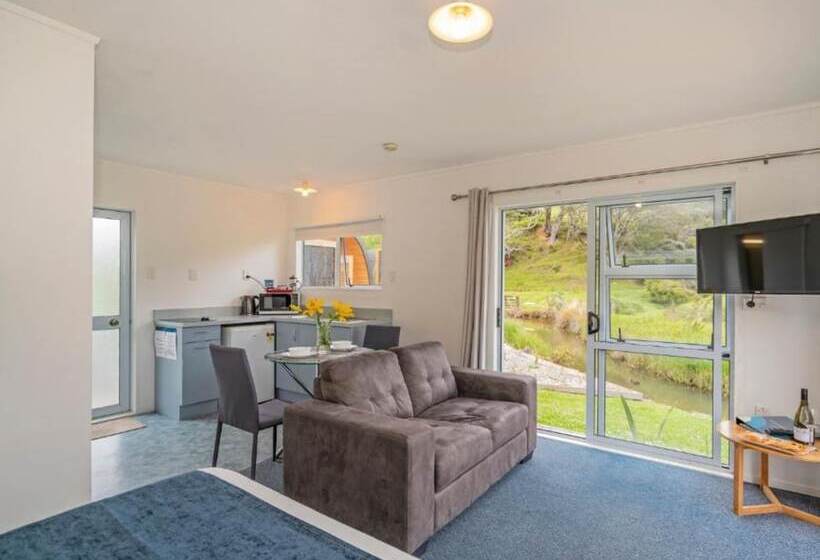 호텔 Coromandel Shelly Beach Top 10 Holiday Park