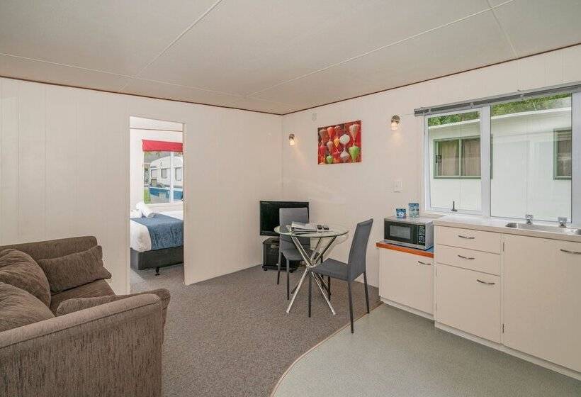 호텔 Coromandel Shelly Beach Top 10 Holiday Park