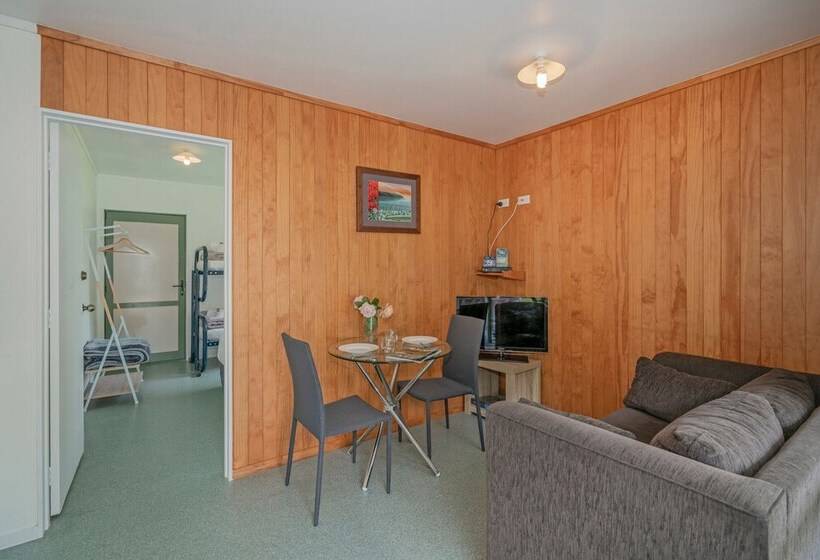 호텔 Coromandel Shelly Beach Top 10 Holiday Park