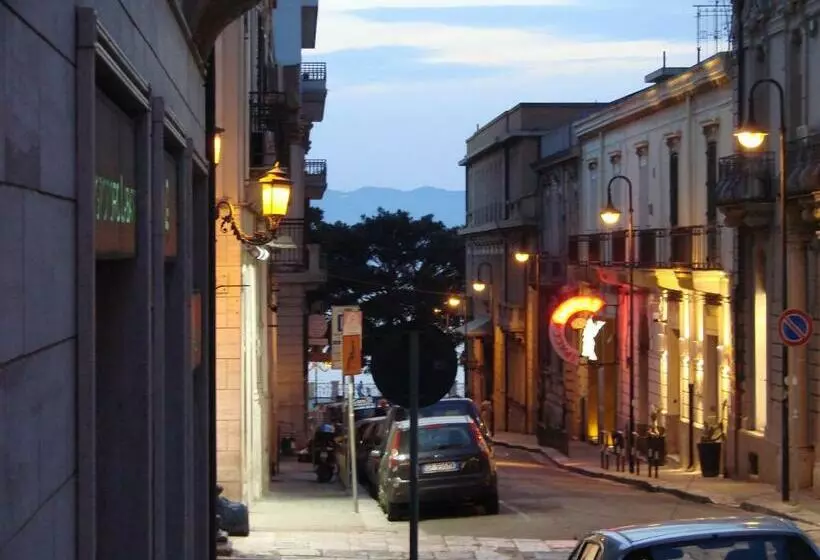 تختخواب و صبحانه Al Teatro