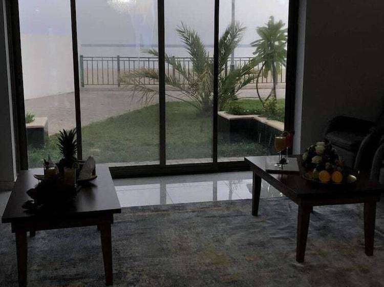 ホテル Holiday Villa Yanbu