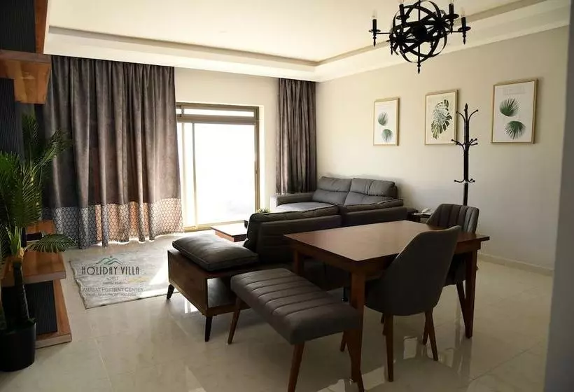 هتل Holiday Villa Yanbu