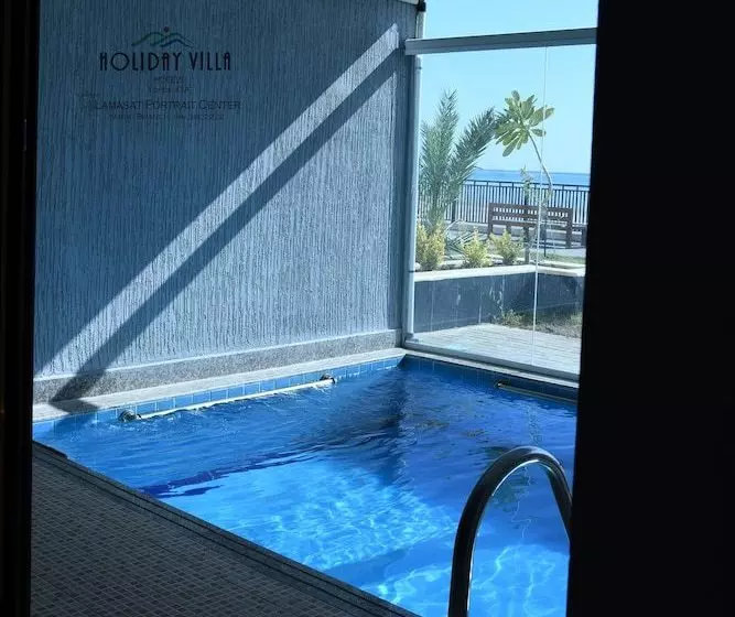 هتل Holiday Villa Yanbu