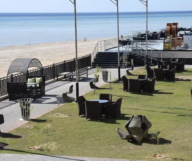 هتل Holiday Villa Yanbu