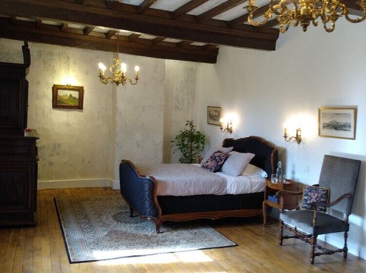 تختخواب و صبحانه Chateau De Balsac