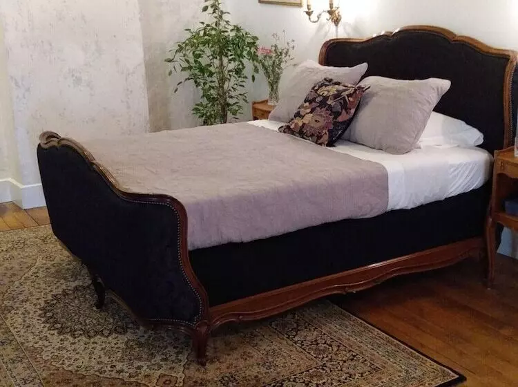 Aamiaismajoitus (B&B) Chateau De Balsac