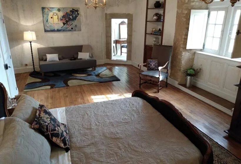 Aamiaismajoitus (B&B) Chateau De Balsac