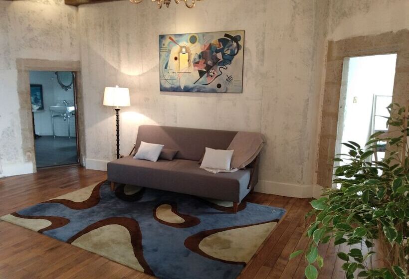 تختخواب و صبحانه Chateau De Balsac