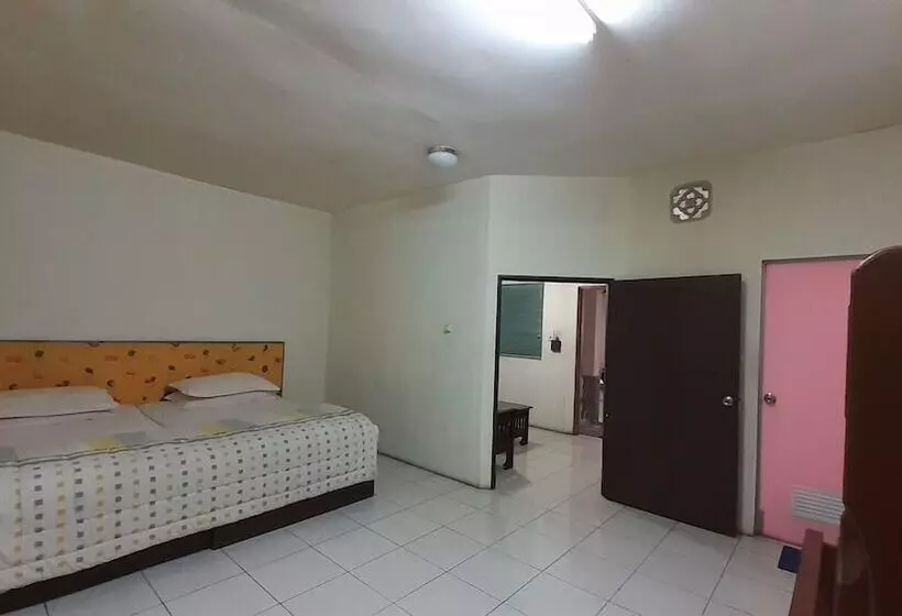 ホテル Angkasa Raya