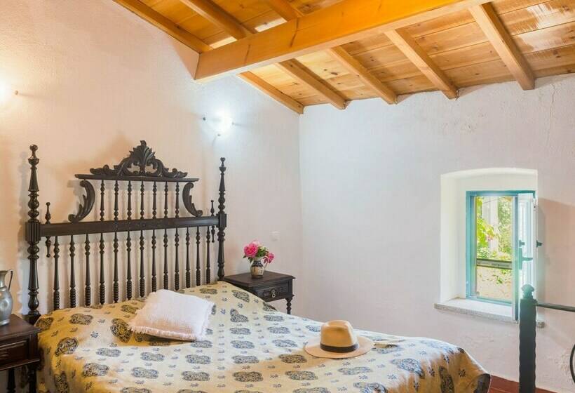 ホテル House Is Located On A Corner