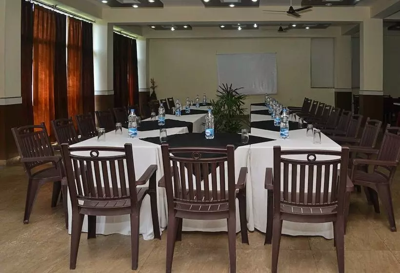 Hotelli Oyo 22122  Falcon Crest