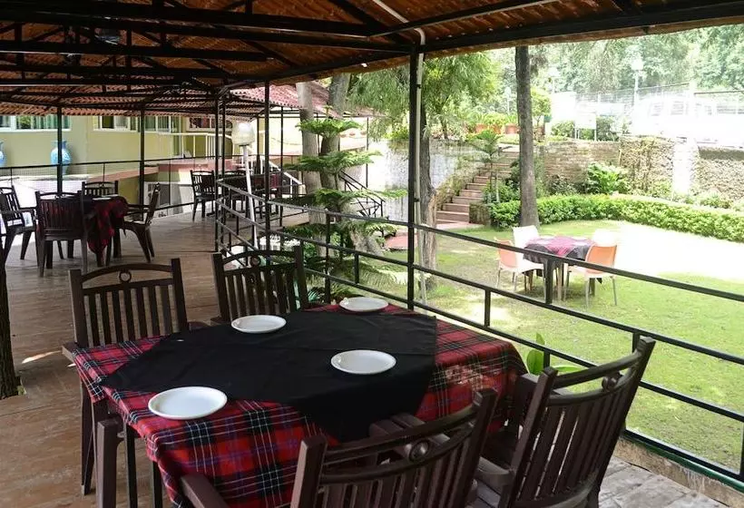 Hotelli Oyo 22122  Falcon Crest