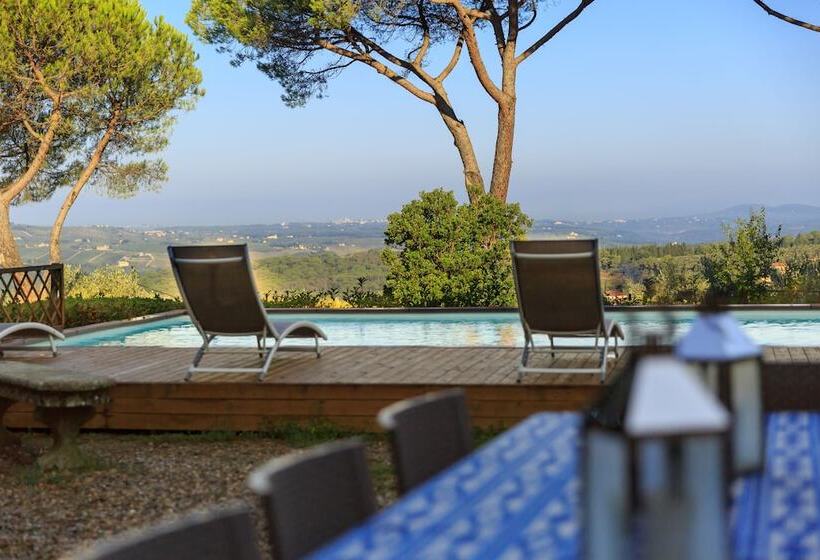 هتل روستایی Stefano Resort