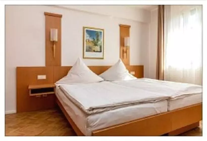 Hotelli Zum Kleinen Reichstag