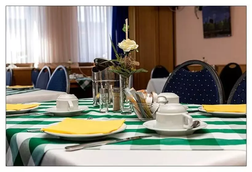 Hotelli Zum Kleinen Reichstag