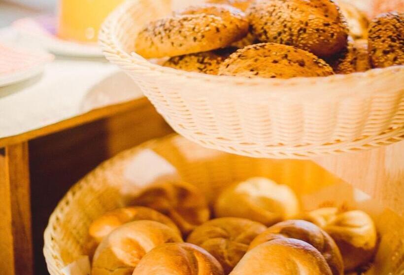 Pension Alpenhaus Monte