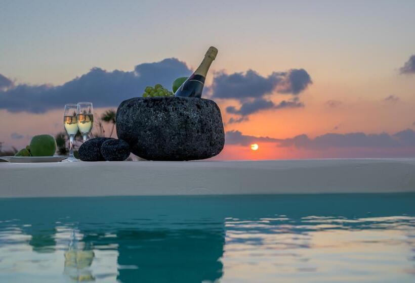 Pension (Hôtel basse catégorie) Santolia Art Suites