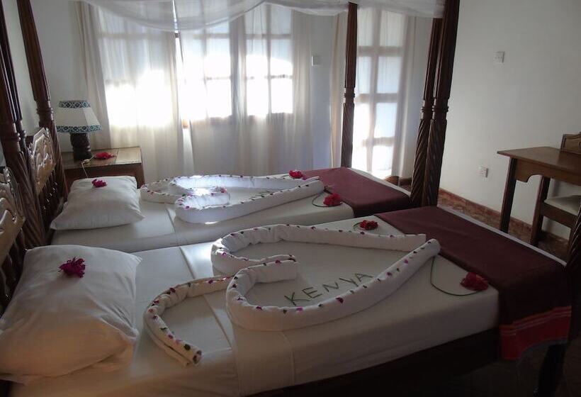 Aquarius Club International Resort