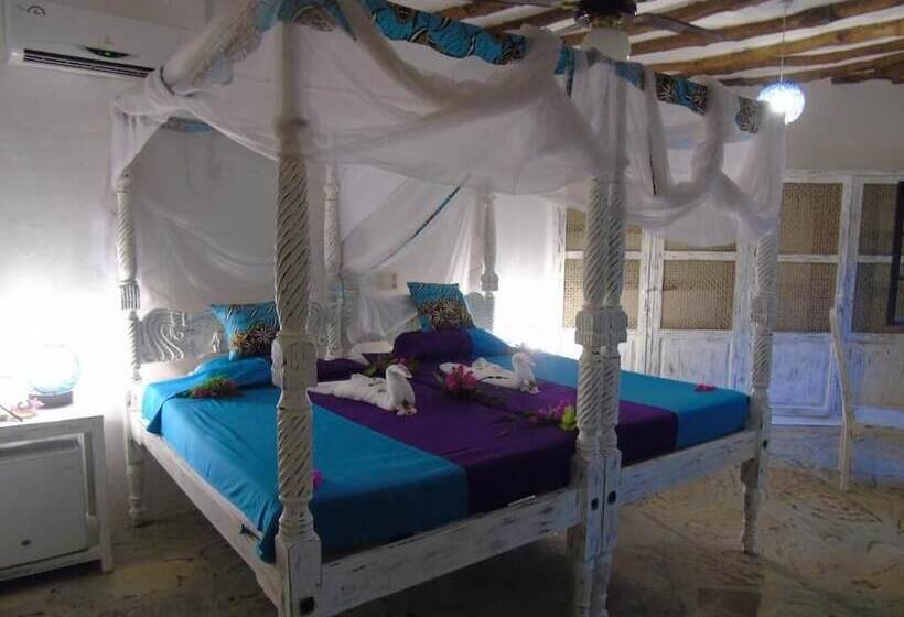 Aquarius Club International Resort