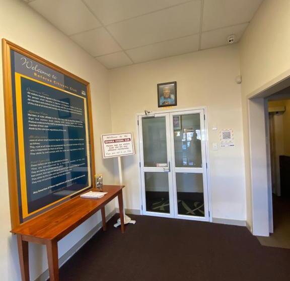 모텔 Rotorua Citizens Club