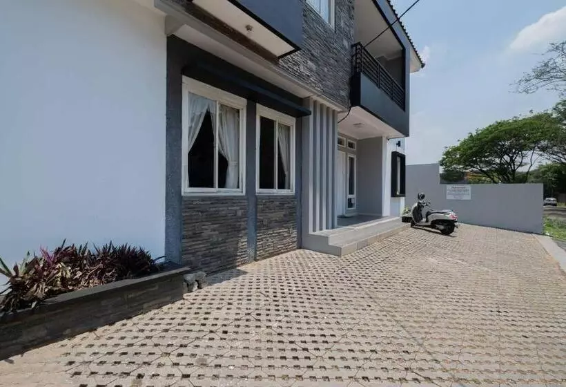 Urbanview Hotel Stariez Karawaci Tangerang By Reddoorz