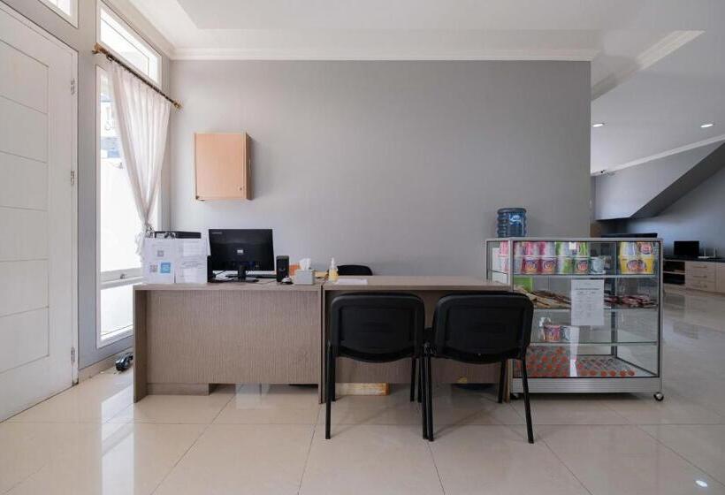 Urbanview Hotel Stariez Karawaci Tangerang By Reddoorz